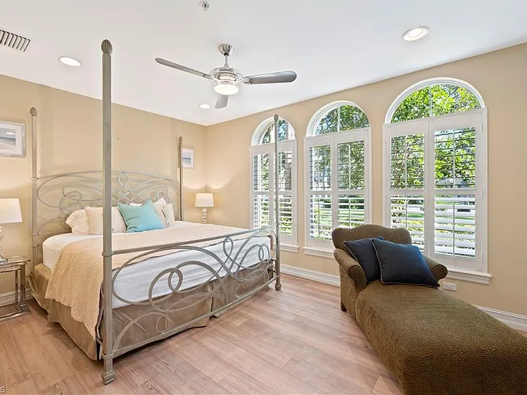 2809 Tiburon Blvd E #2 — Photo 16