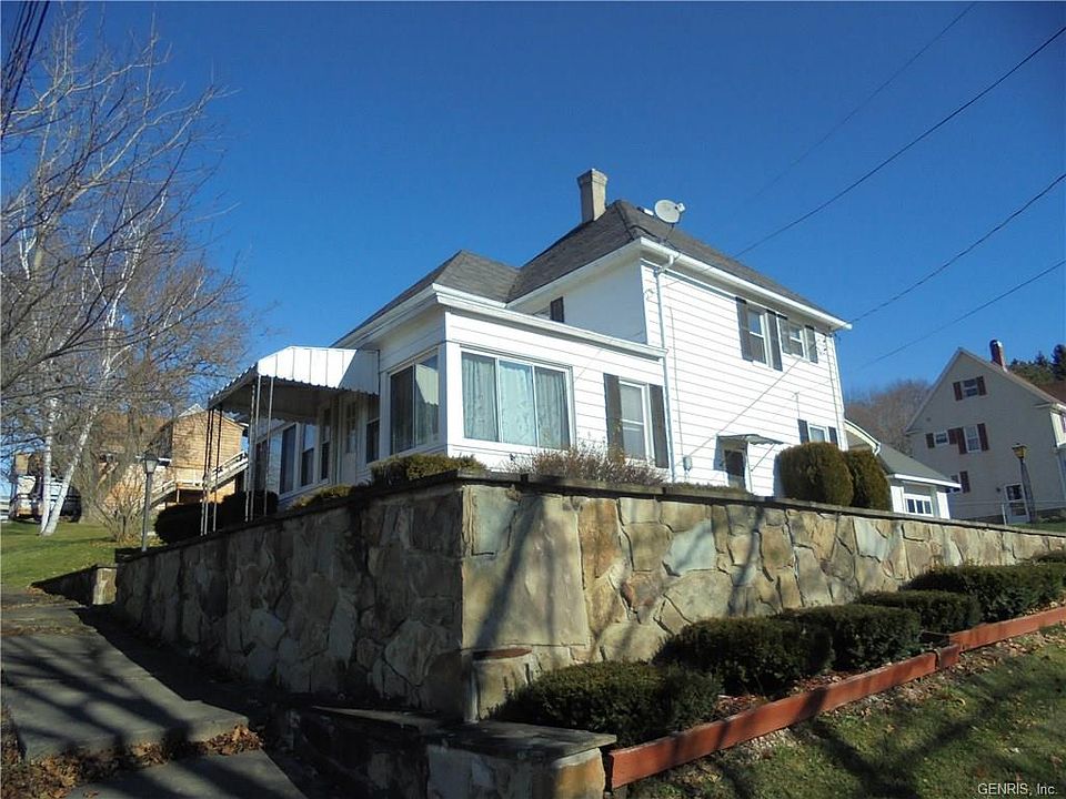 1st image of 204 Greeley Ave