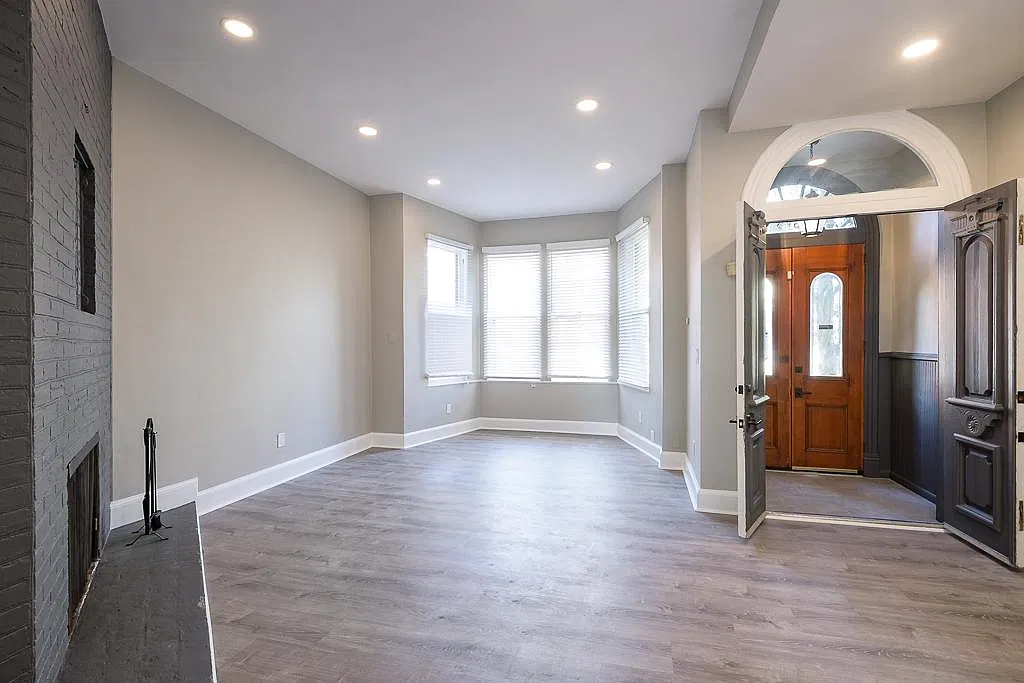 2 bed, 2.5 bath, 2500 sqft, $5,500 — Photo 1