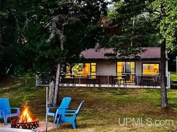 4175 Deerfield T Ln, Rapid River, MI 49878