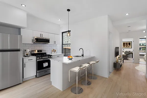 Rented by E Realty International Corp | media 4