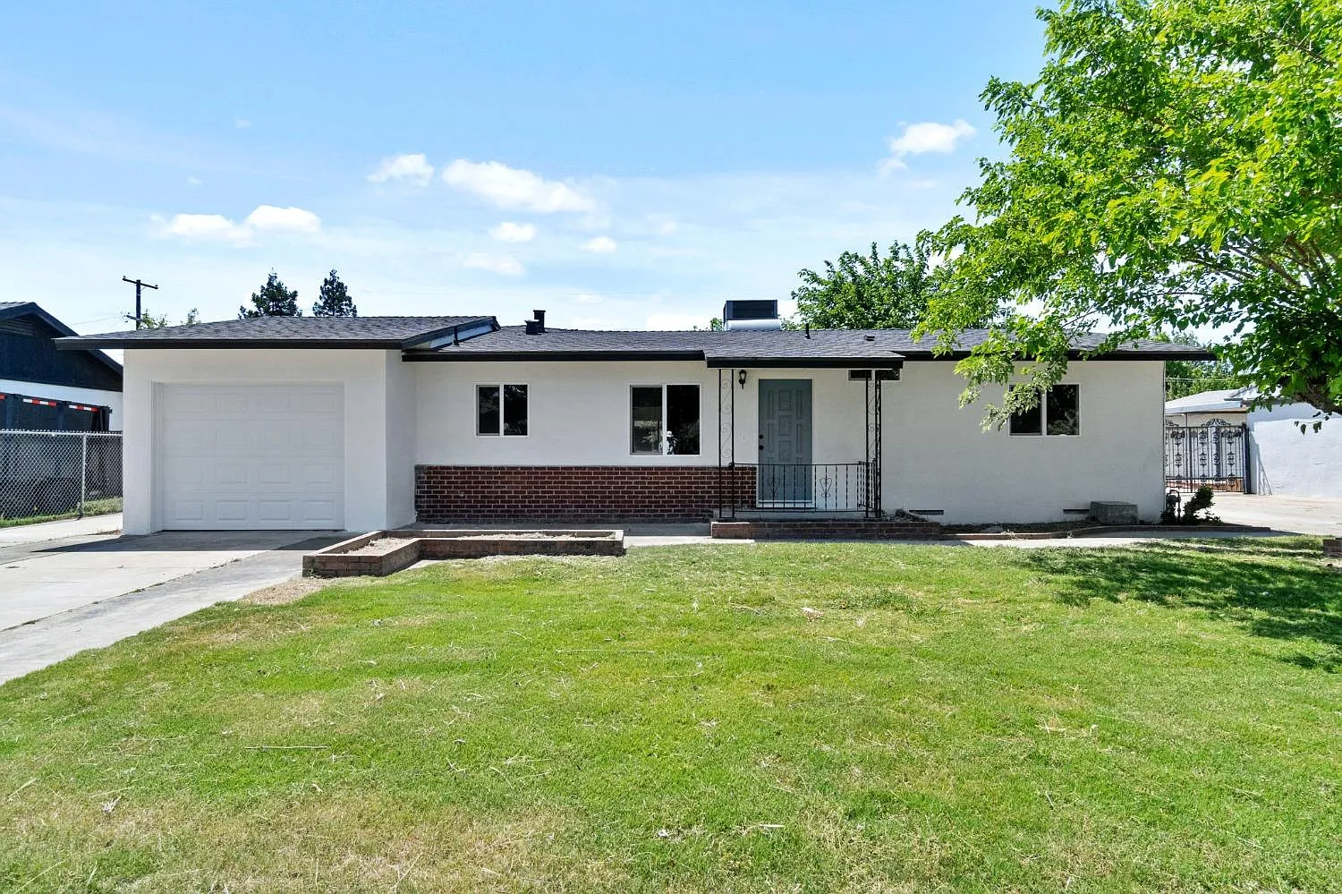 27230 Avenue 13 photo 1