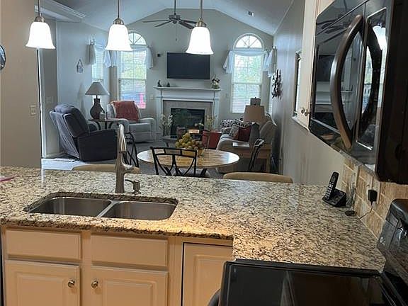 5th image of 2364 Locust Hill Blvd