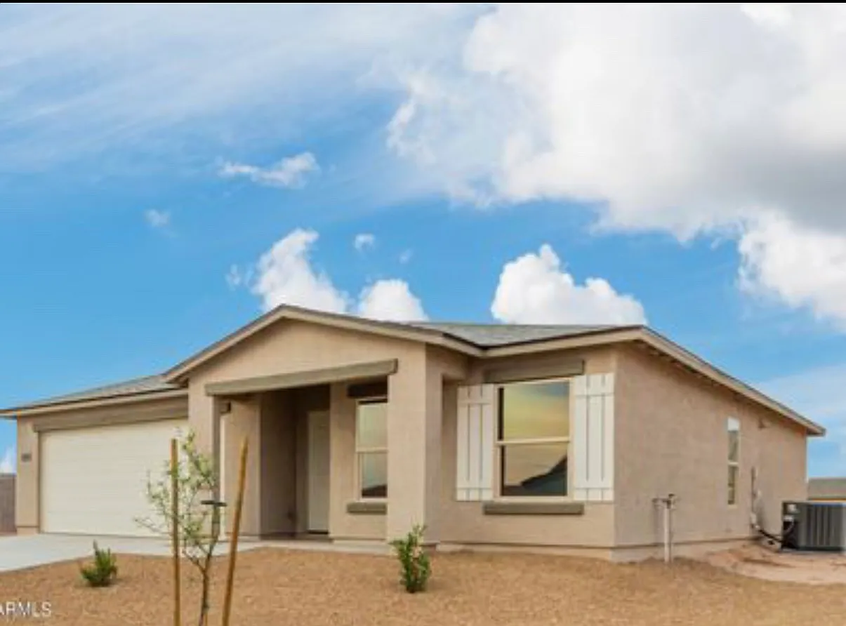 4 bed, 1402 sqft, $1,750 — Photo 2