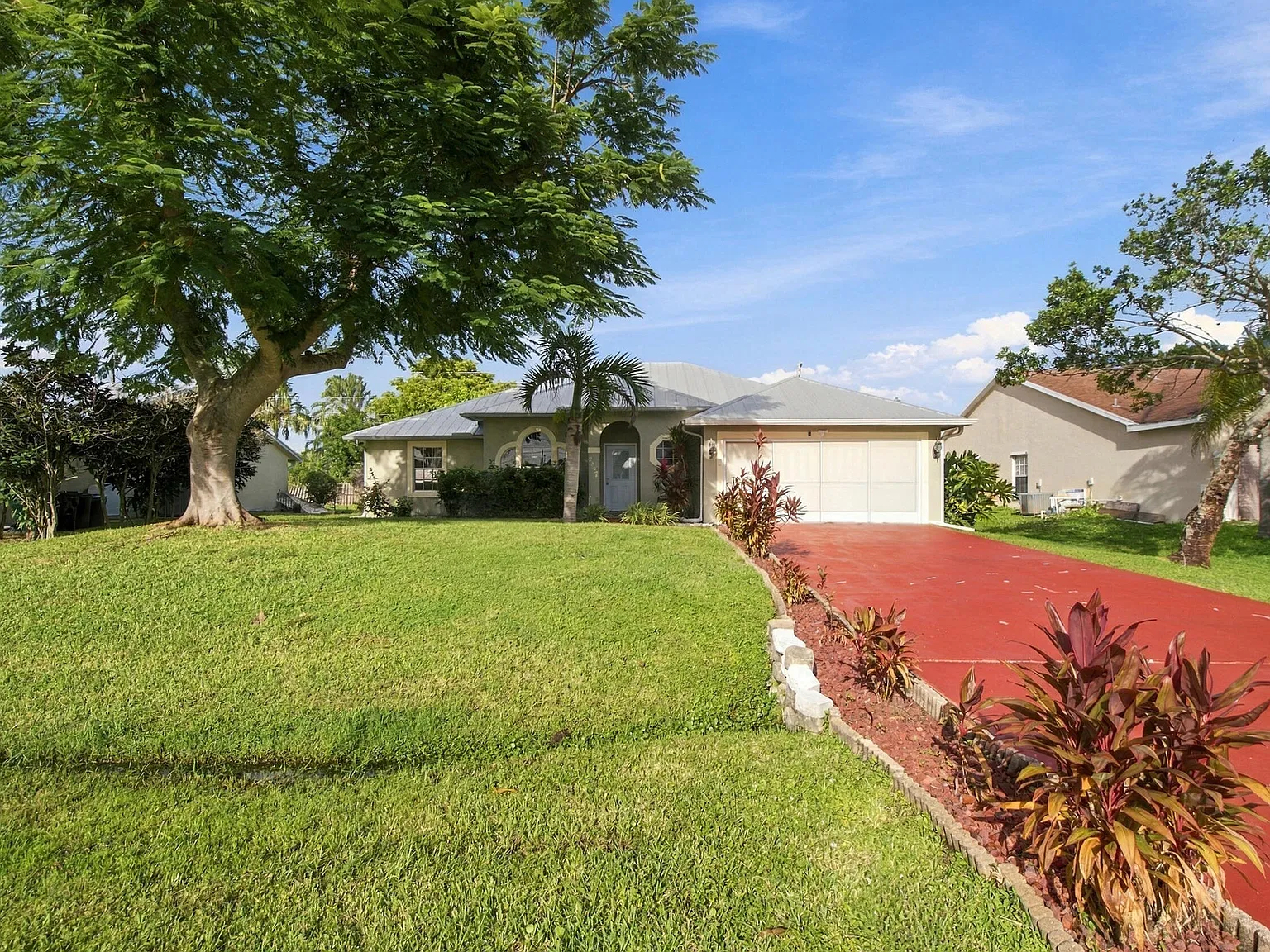 3 bed, 2.0 bath, 1451 sqft, $2,800 — Photo 2