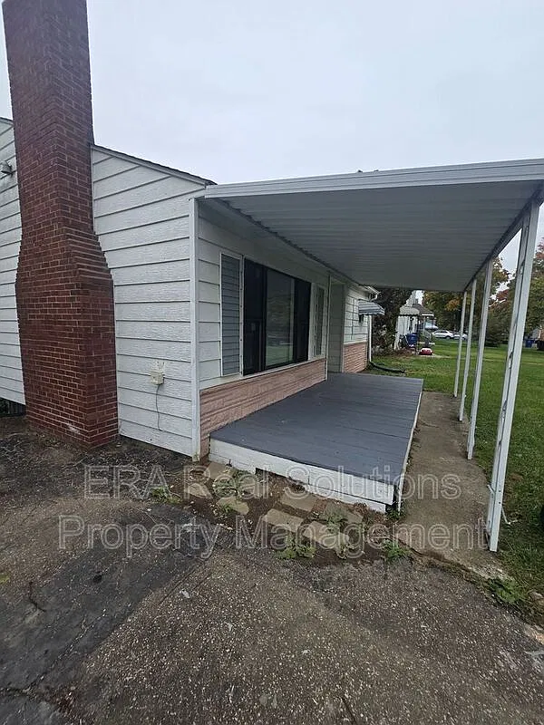 2 bed, 1.0 bath, 728 sqft, $1,150 — Photo 2