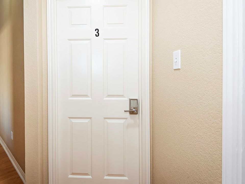 co-living room rental