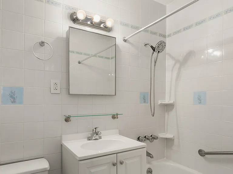 130 Water St #7L — Photo 8