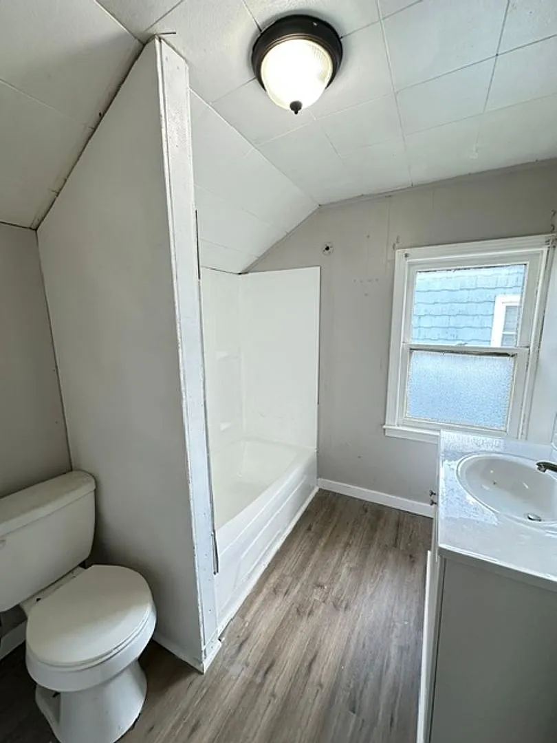 Single Family - 3 Bedroom — Photo 3