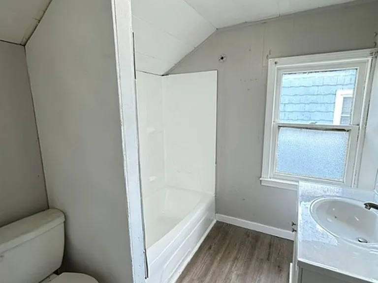 1007 Brownell Ave — Photo 3