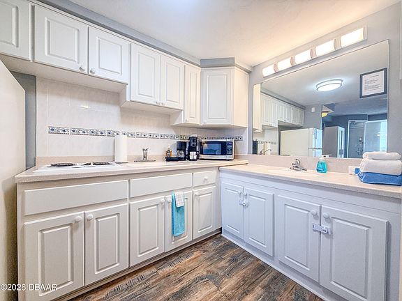5th image of 2700 N Atlantic Ave #513