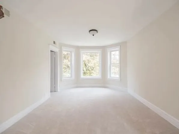 2112 N Avers Ave #1, Chicago, IL 60647