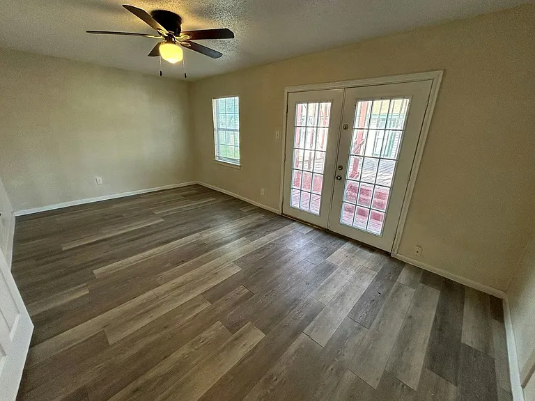 4631 Argonne Dr #1 — Photo 2