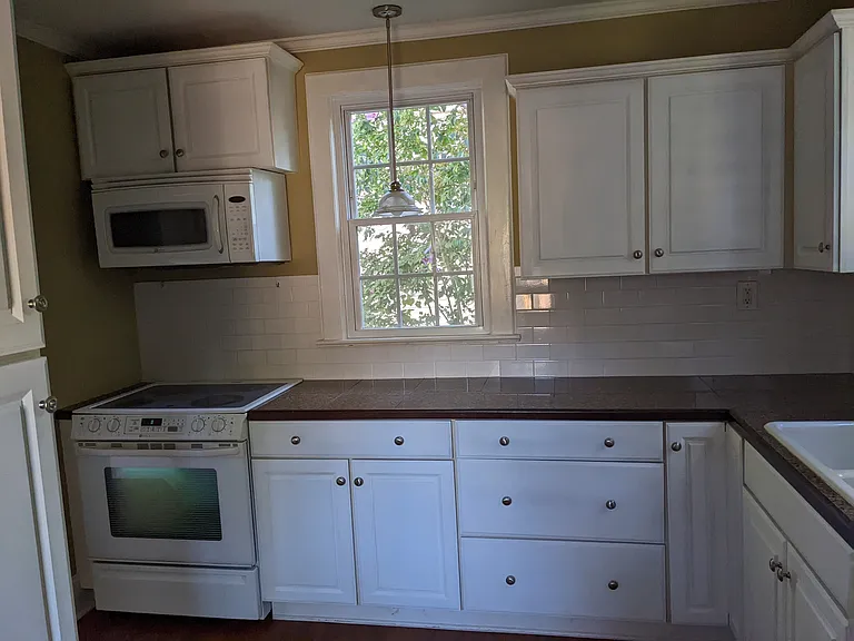 209 E Faris Rd — Photo 9