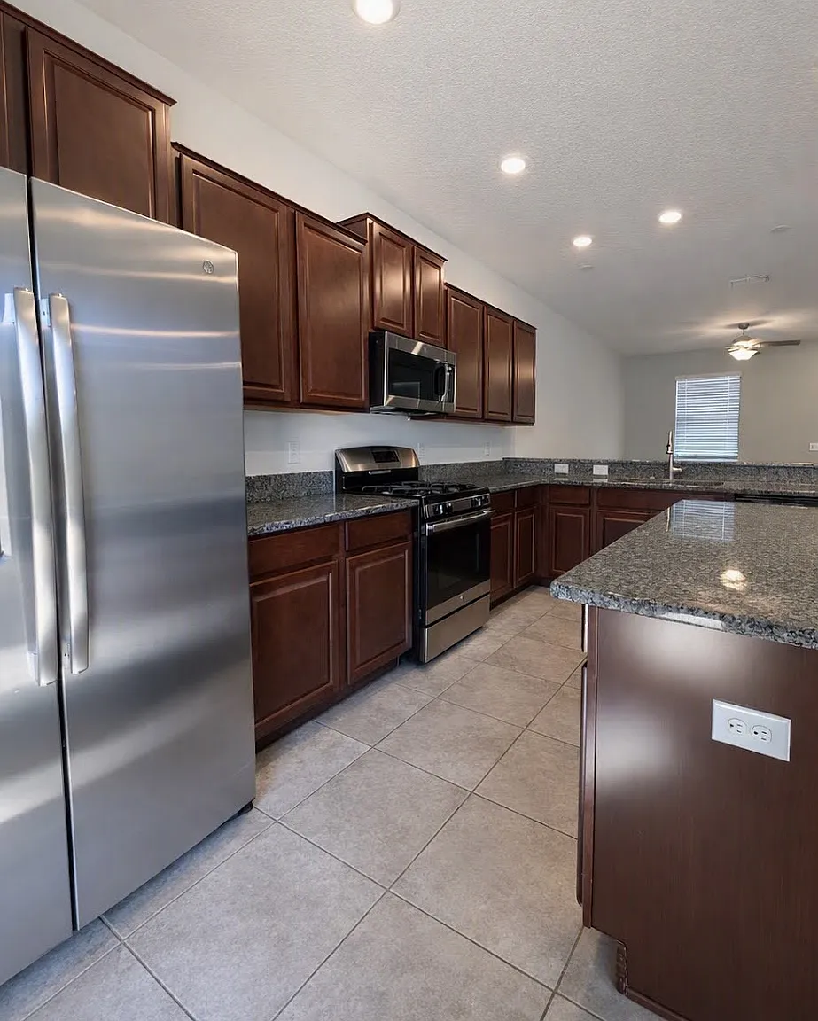 3 bed, 2.5 bath, 1615 sqft, $2,725 — Photo 3