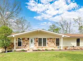 12 Treecrest Ct, Fenton, MO 63026