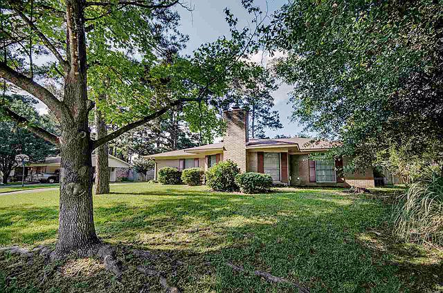 1st image of 731 Black Oak Cir