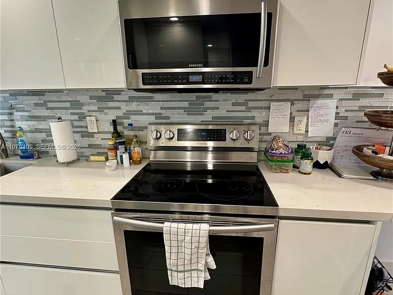 881 Ocean Dr — Photo 34