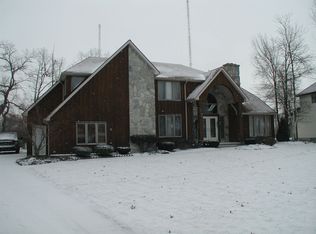 111 Parkview Dr, Grand Island, NY 14072