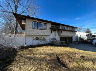 30 Holbrook Rd, Centereach, NY 11720