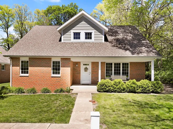4 Hedgerow Ct, Monticello, IL 61856