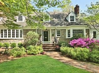 320 Brookmere Ct, Ridgewood, NJ 07450