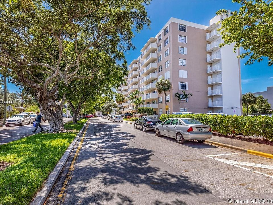 1st image of 1455 N Treasure Dr APT 6F