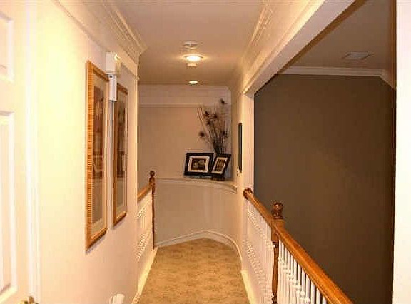 5th image of 526 Beverly Dr