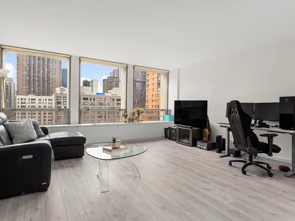330 E 33rd St, New York, NY