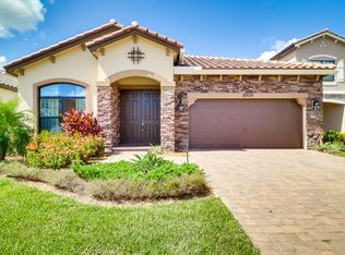 8909 Sea Chase Dr, Lake Worth, FL 33467