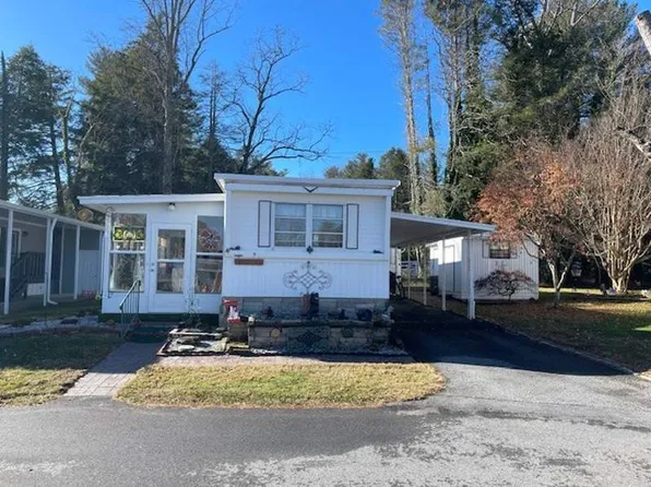 41 Ironwood Dr #5, Hendersonville, NC 28739