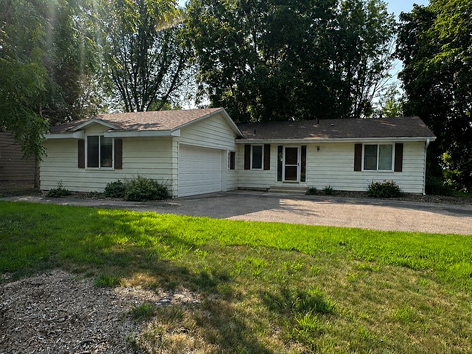 1st image of 17399 Barberry Cir