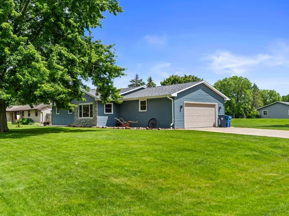 1595 Nelson Ct, Neenah, WI 54956