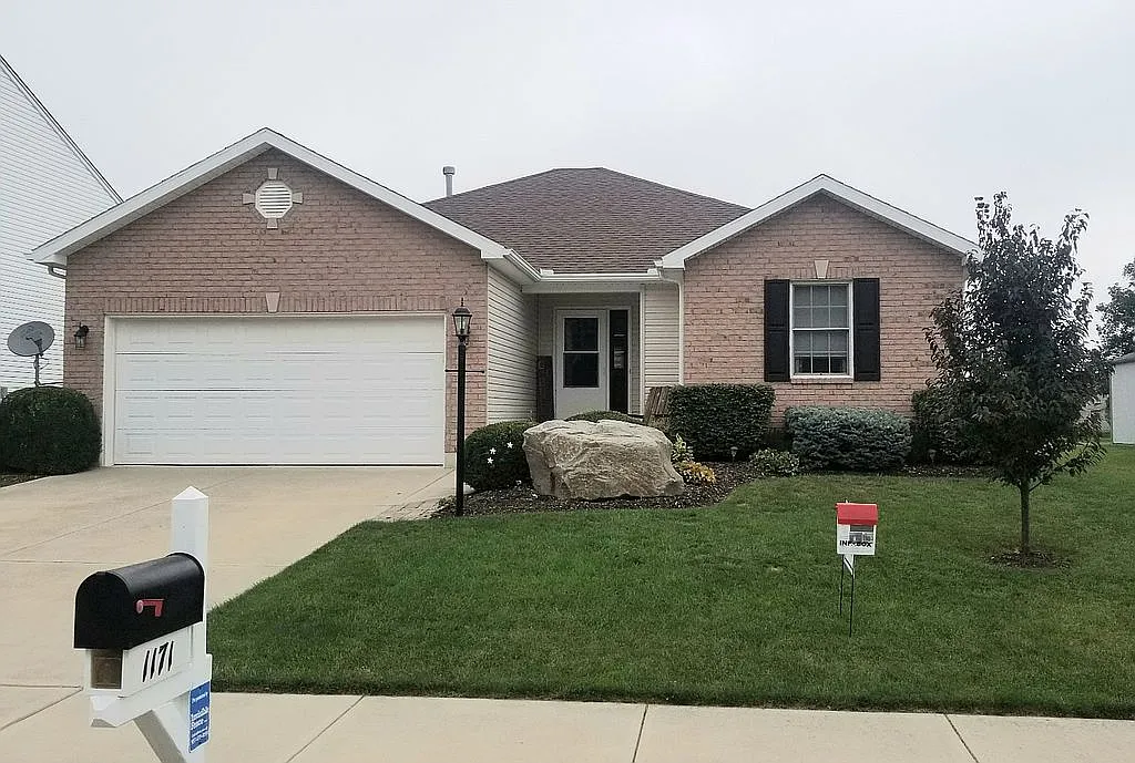 1171 Parkview Dr photo 1