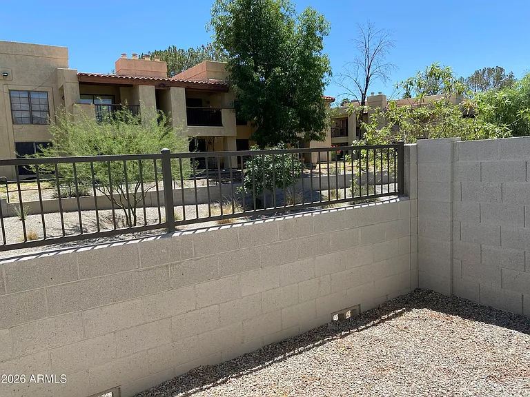 8335 N 22nd Dr — Photo 13