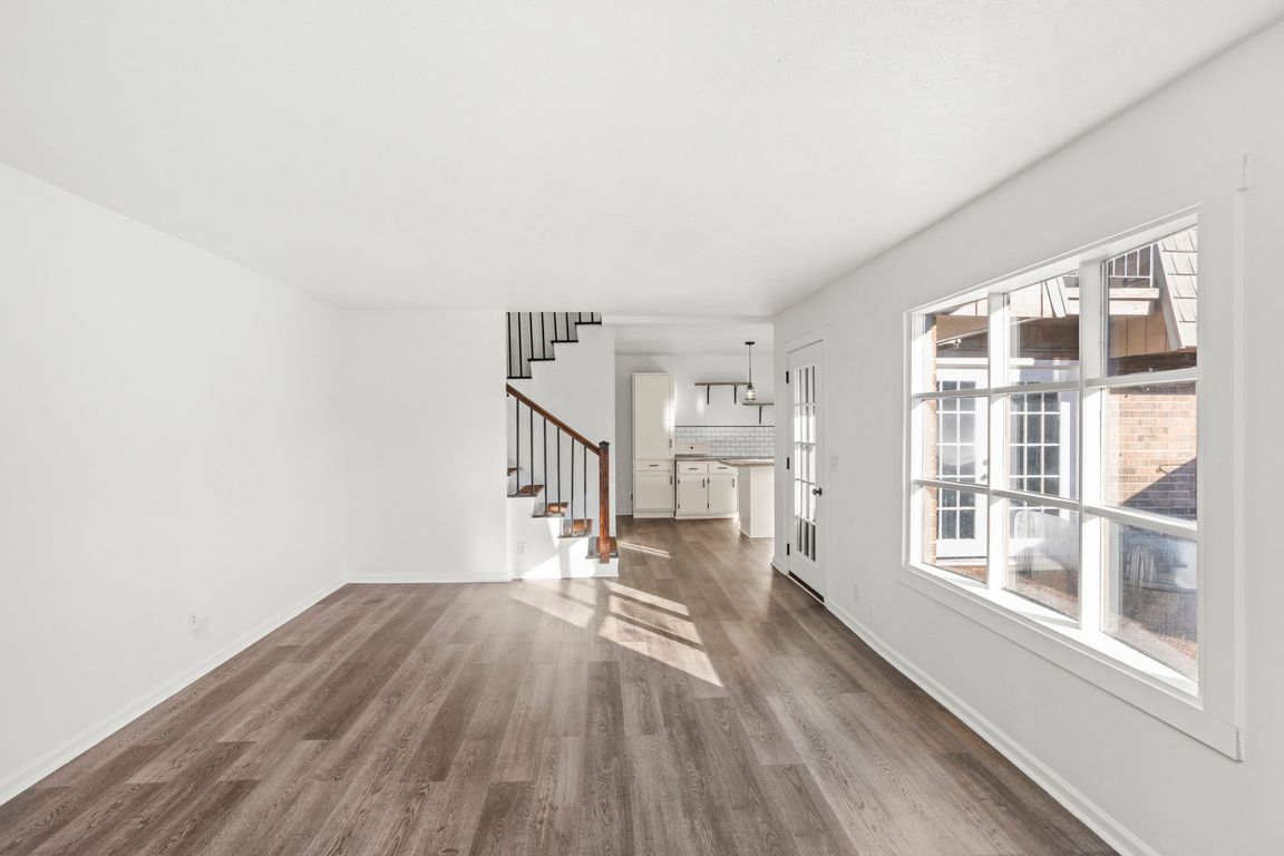 next background image