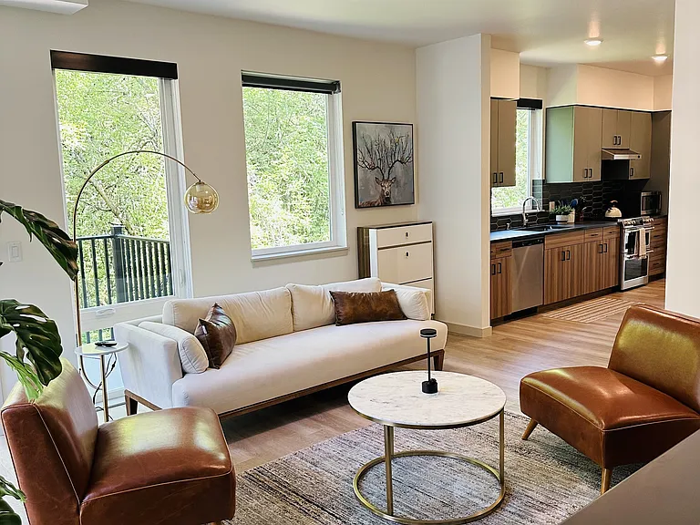 Luxury Unit 222 furnished (2BR 2BA) Similar Units: 322, 422 *Unit features vary. Inquire with our leasing office to schedule a tour!