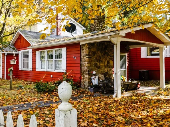 788 Salineville Rd W, Salineville, OH 43945
