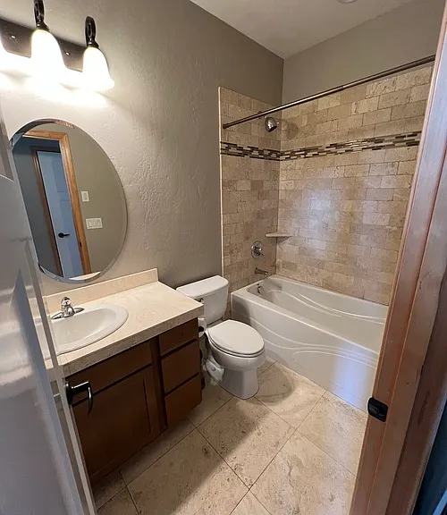 Full Bath - Off of Kitchen/Great Room