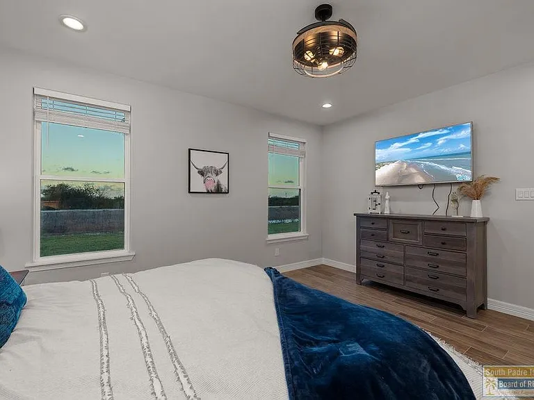 124 Torrey Pines Rd — Photo 18