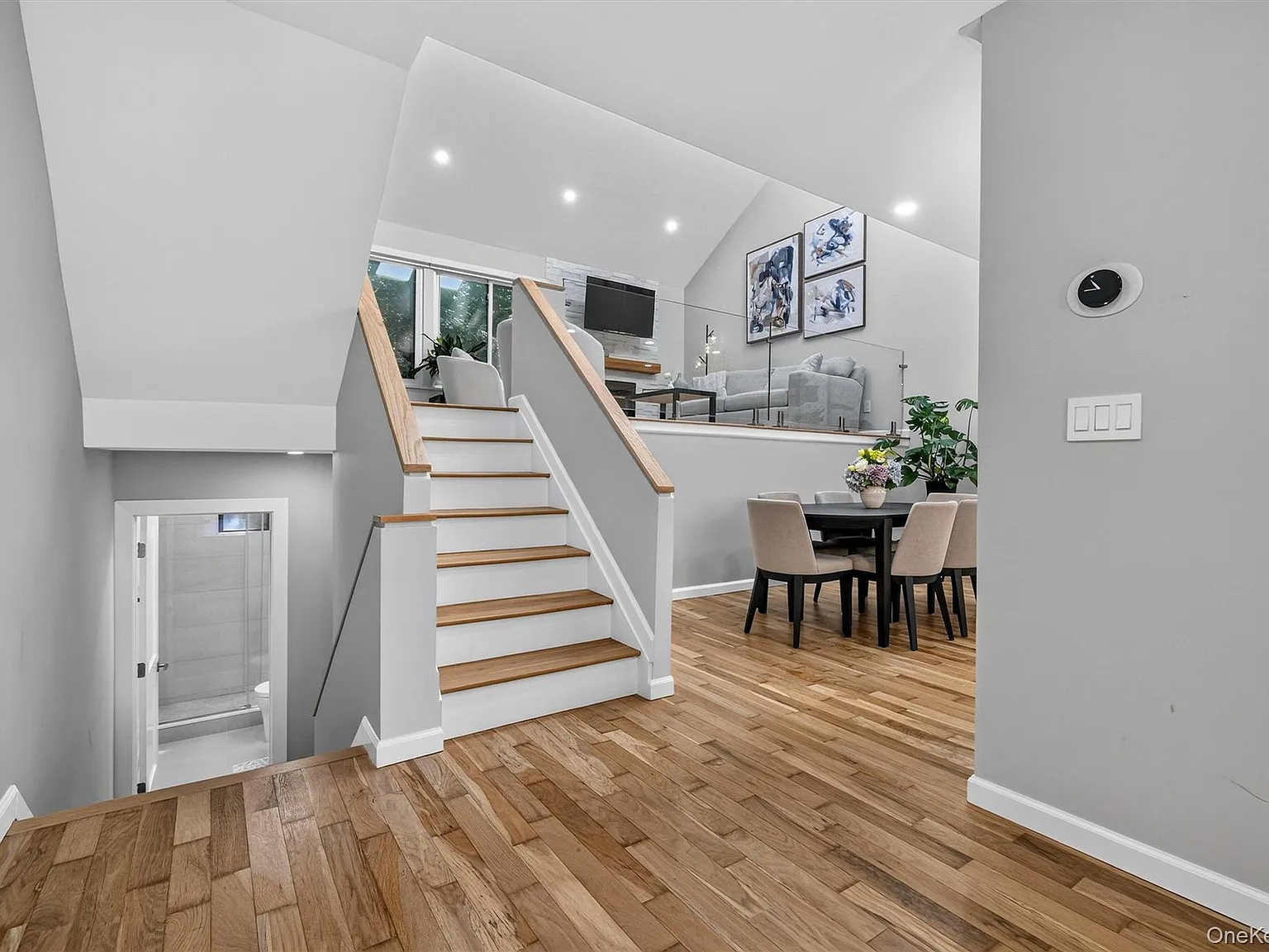 2 bed, 2.0 bath, 1623 sqft, $5,900 — Photo 3