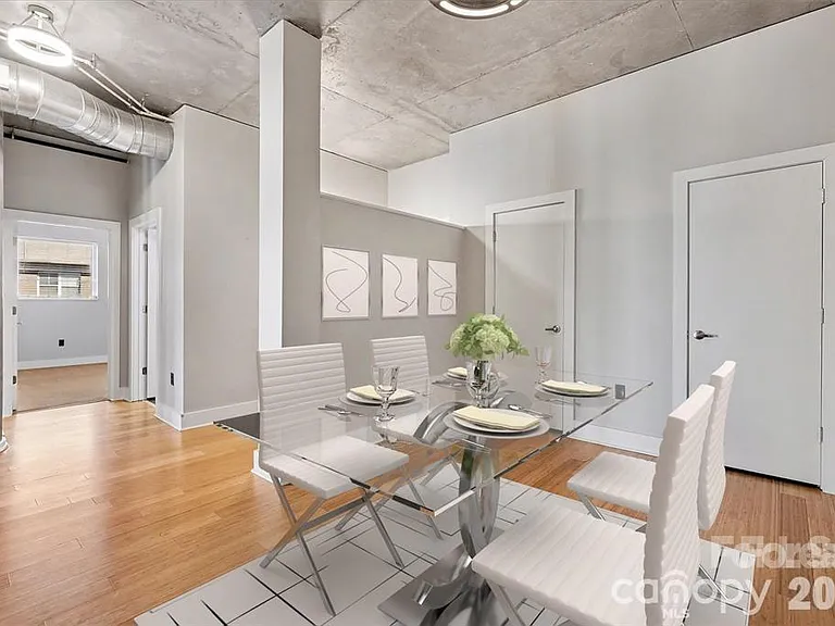 505 E 6th St #304 — Photo 6