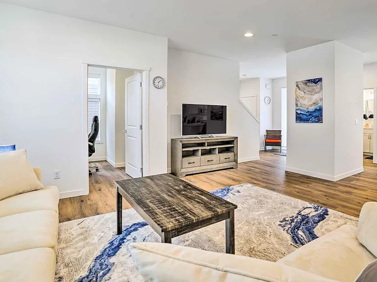 220 Arthur Ln — Photo 7