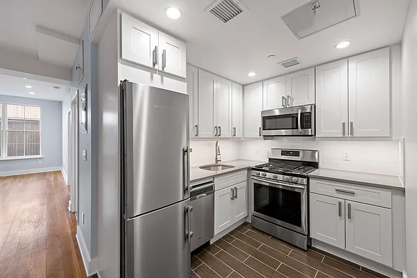 Rented by Compass | media 9