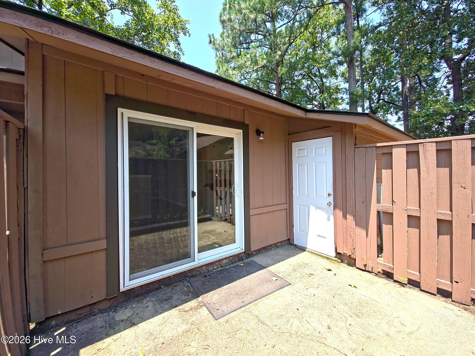 2 bed, 2.0 bath, 948 sqft, $1,050 — Photo 3