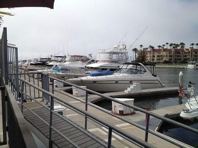 Side ramp to boat dock from back