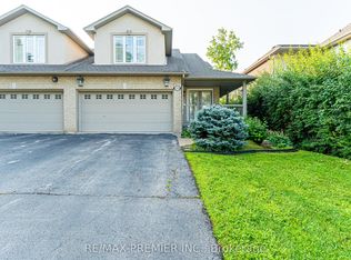 2304 Sovereign St, Oakville, ON L6L1L6