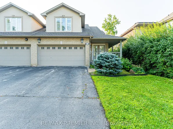 2304 Sovereign St, Oakville, ON L6L 1L6