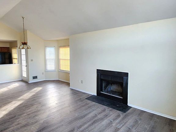 5th image of 1410 Pinhorn Dr
