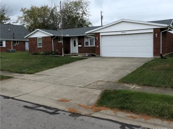 2016 Fair Oaks Dr, Sidney, OH 45365